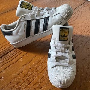 Adidas superstar black and white